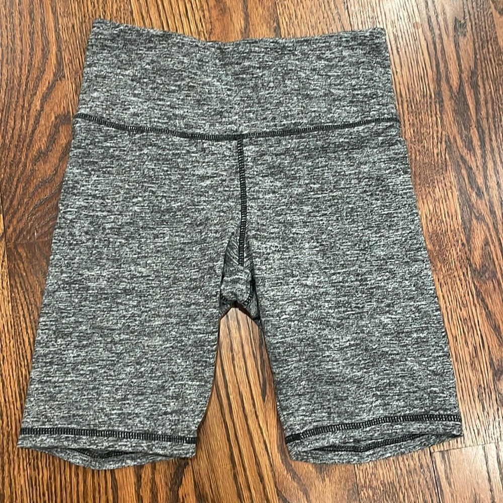 Urban Planet Infinite Performance Bike Shorts sz S small salt & pepper zip back
